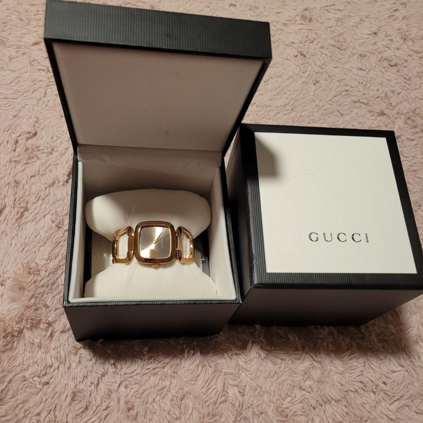 Gucci G-Gucci Collection Gold tone Medium Watch ✨