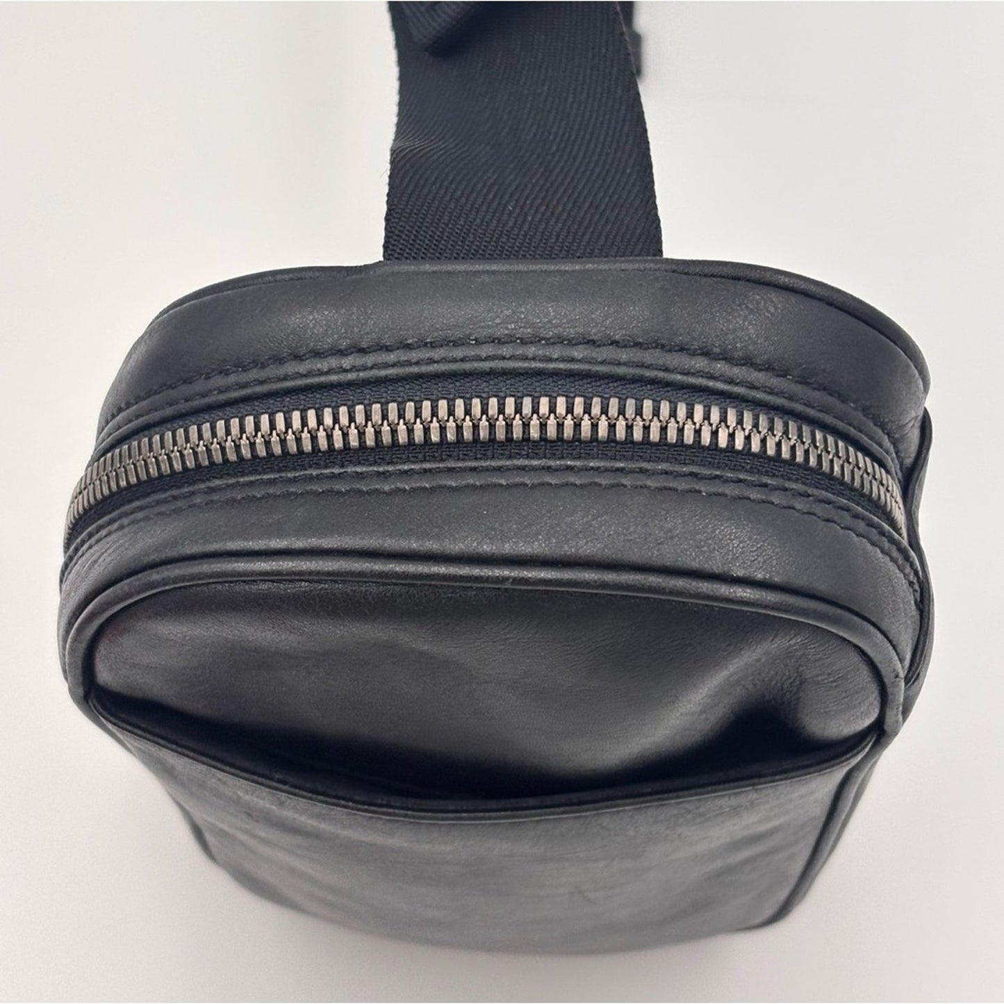 Louis Vuitton Pochette Gange Limited Edition Roppongi unisex Black Calf Leather✨