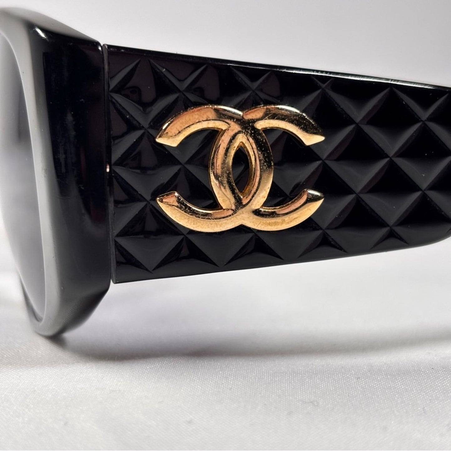 Chanel Interlocking CC Logo Square Black and Gold Sunglasses set✨