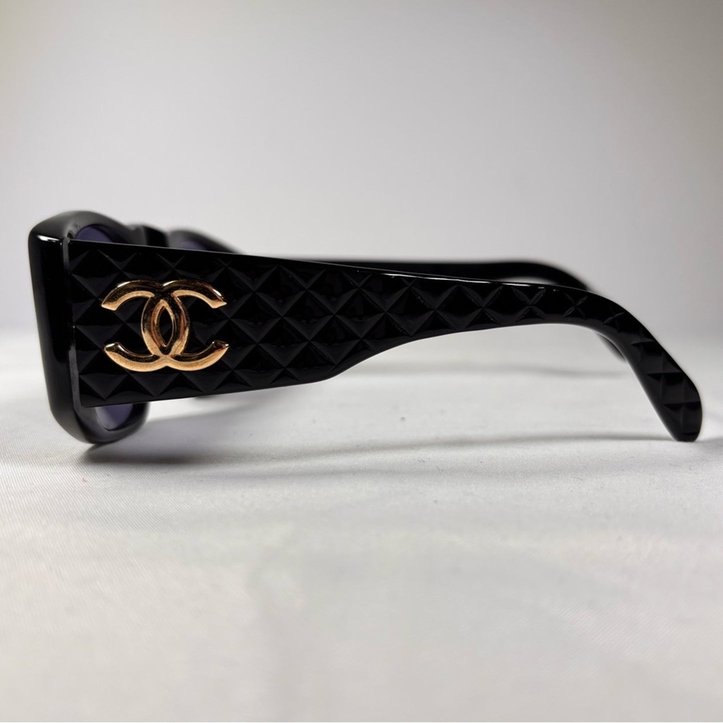 Chanel Interlocking CC Logo Square Black and Gold Sunglasses set✨