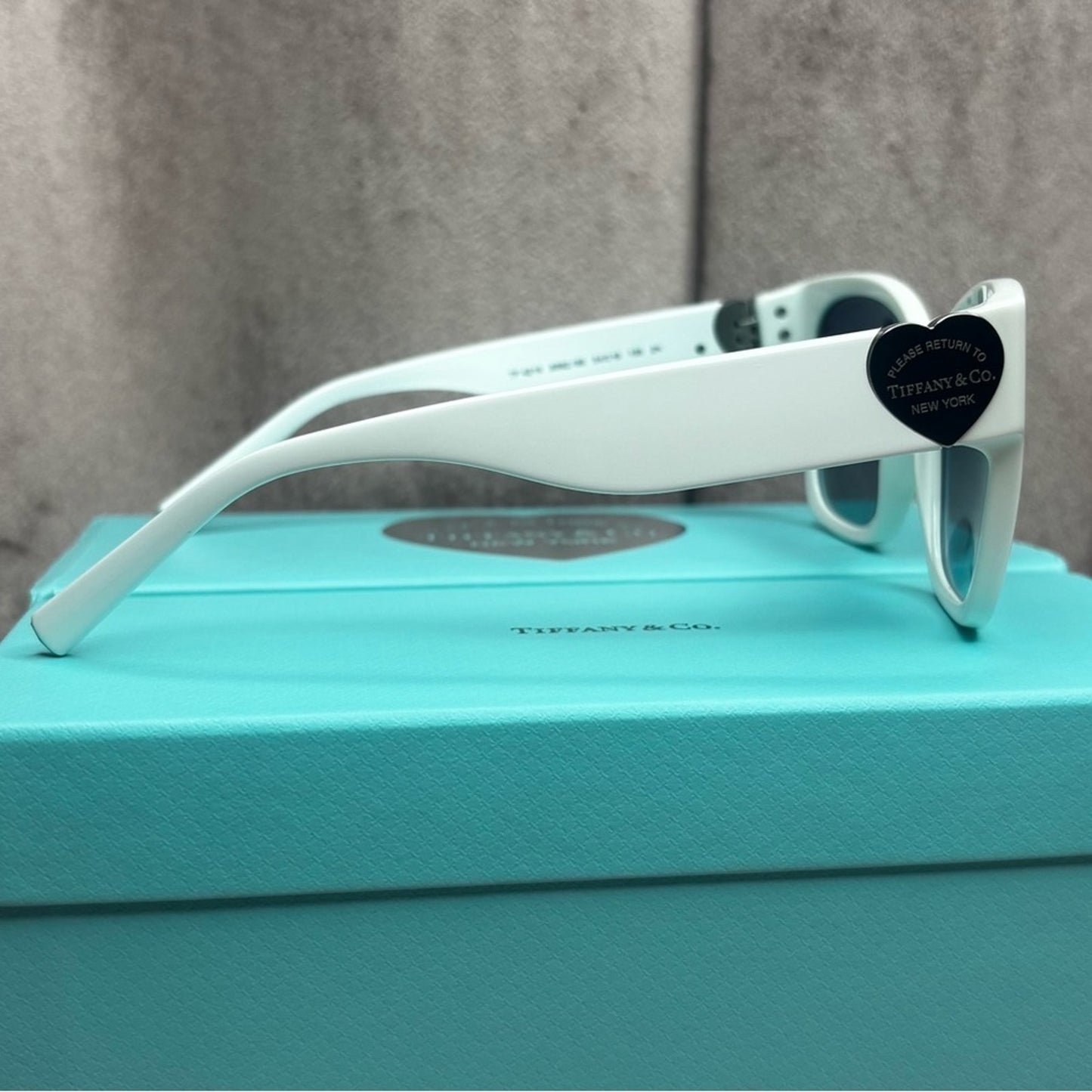 Tiffany & Co Return to Tiffany Sunglasses in White with Tiffany Blue Lenses
