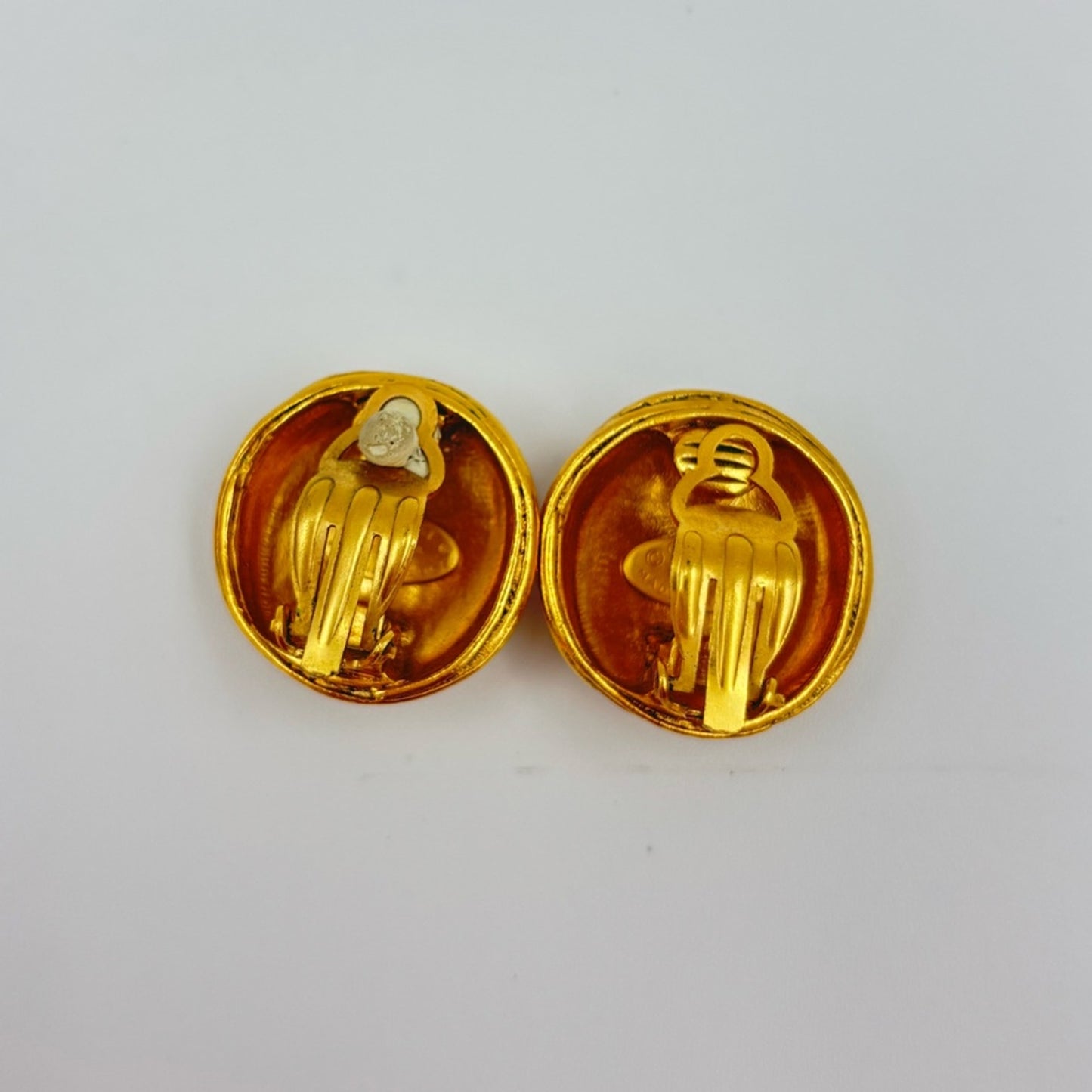 Chanel Vintage CC Round Clip-On Gold Plated Earrings✨