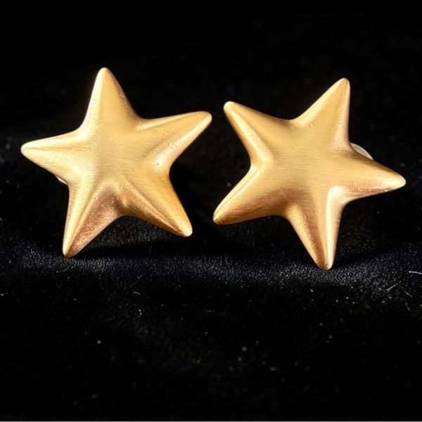 ANNE KLEIN AK signed vintage matte gold plated star designer clip on earrings